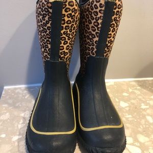 Girls size 12 muck boots